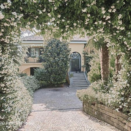 Rose'S Garden - Zona Tranquilla - Vicino Torino Appartement Pino Torinese Buitenkant foto
