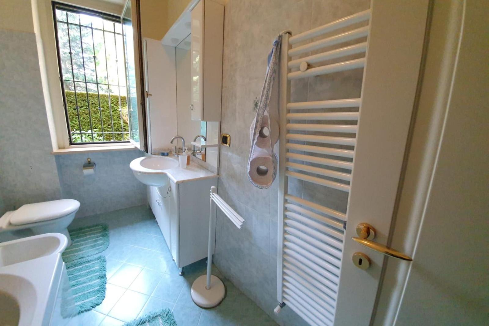 Rose'S Garden - Zona Tranquilla - Vicino Torino Appartement Pino Torinese Buitenkant foto