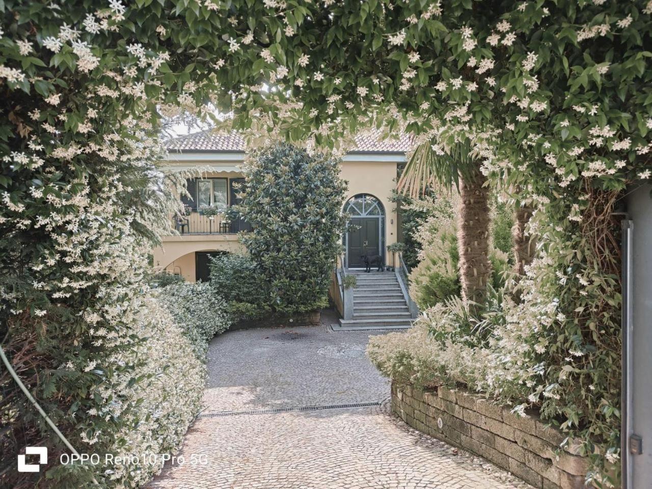 Rose'S Garden - Zona Tranquilla - Vicino Torino Appartement Pino Torinese Buitenkant foto