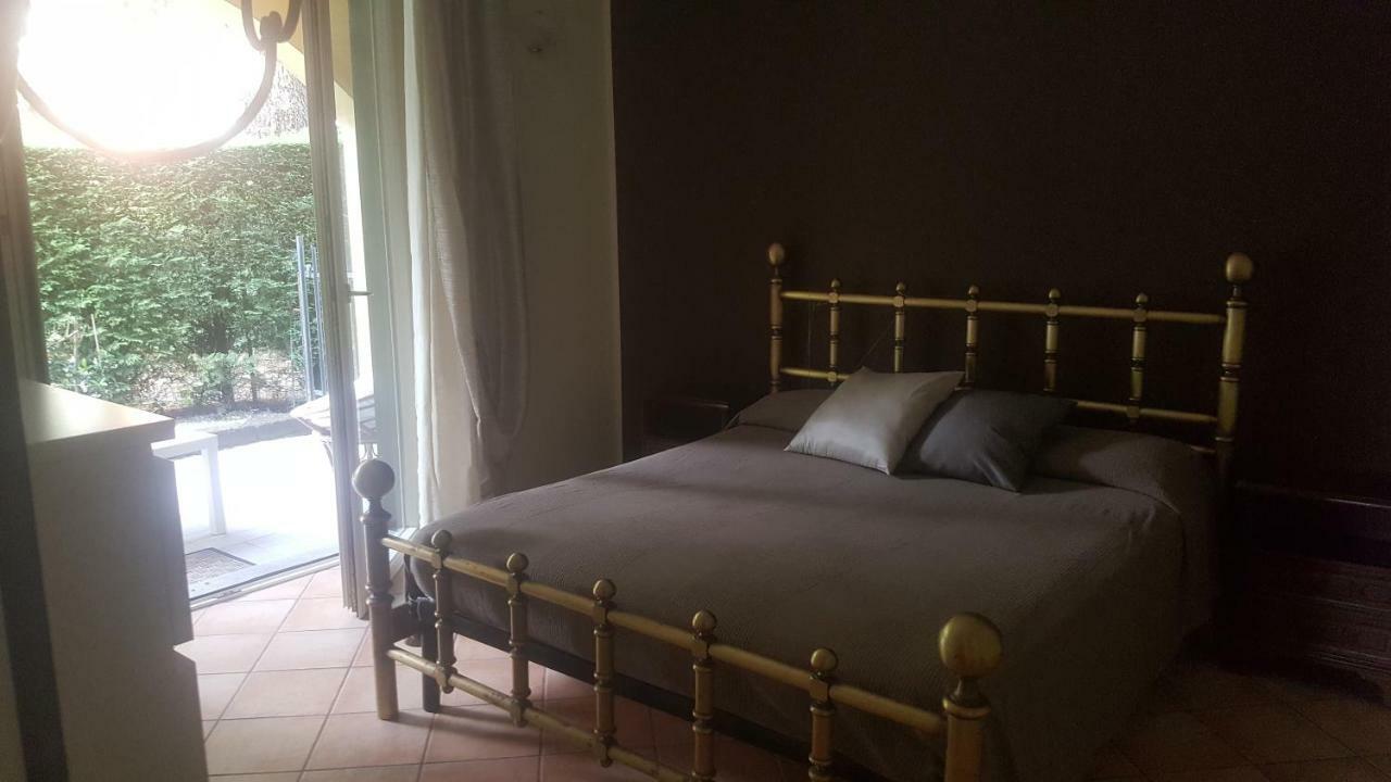 Rose'S Garden - Zona Tranquilla - Vicino Torino Appartement Pino Torinese Buitenkant foto