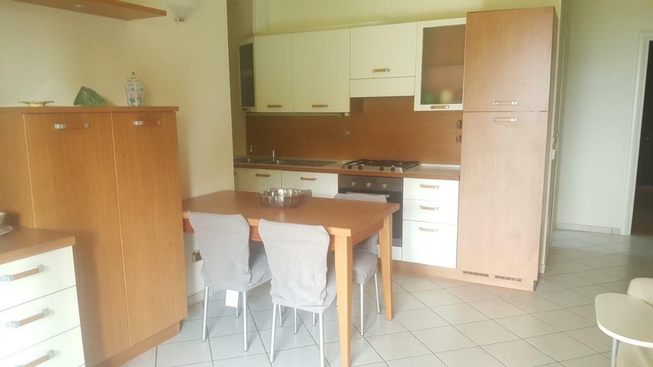 Rose'S Garden - Zona Tranquilla - Vicino Torino Appartement Pino Torinese Buitenkant foto