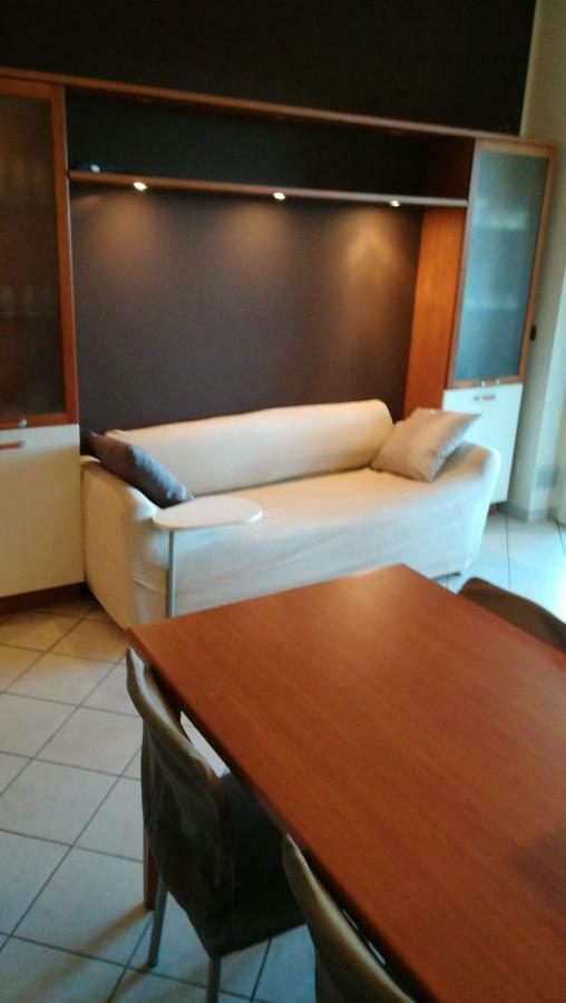 Rose'S Garden - Zona Tranquilla - Vicino Torino Appartement Pino Torinese Buitenkant foto